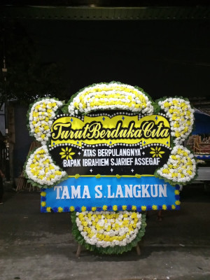 Papan Bunga Duka di Banguncipto